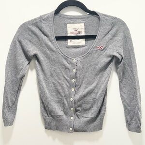 Hollister Women's Light Gray Button-Up Cropped Cardigan